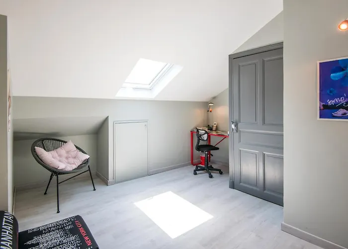 La Ruthenoise - Elegance, Clim, Parking & Jardin 度假居